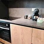 Urban Plaza - 4*
