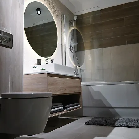 아파트 Urban Plaza - 4*