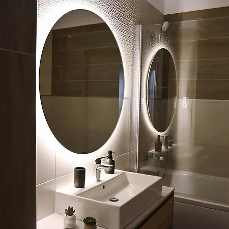 Urban Plaza - Apartman 4*