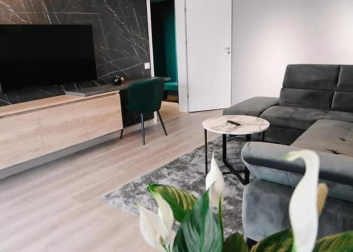 Urban Plaza - Daire 4*